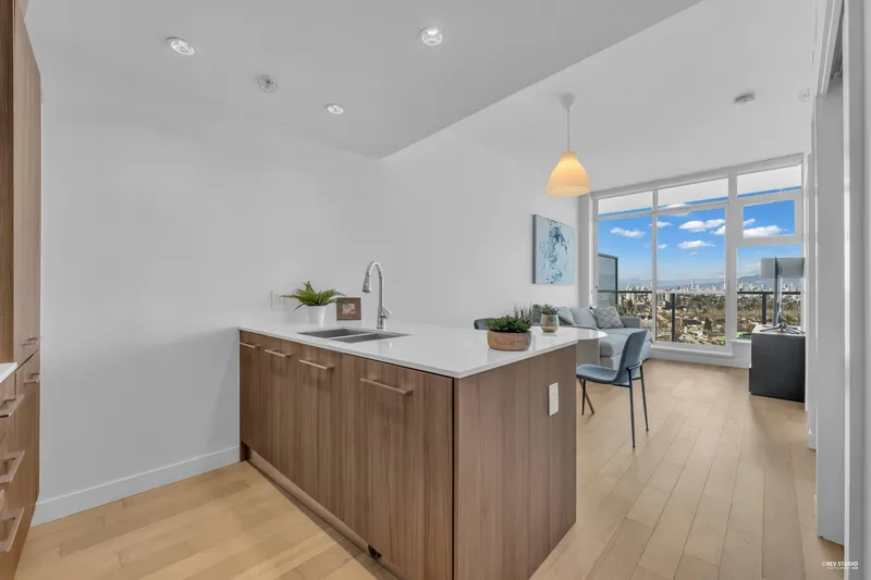 1707 4638 GLADSTONE STREET - photo 4 of 25