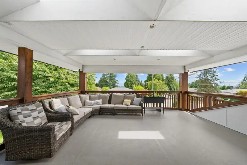 1568 EASTERN DRIVE - photo 3 of 39