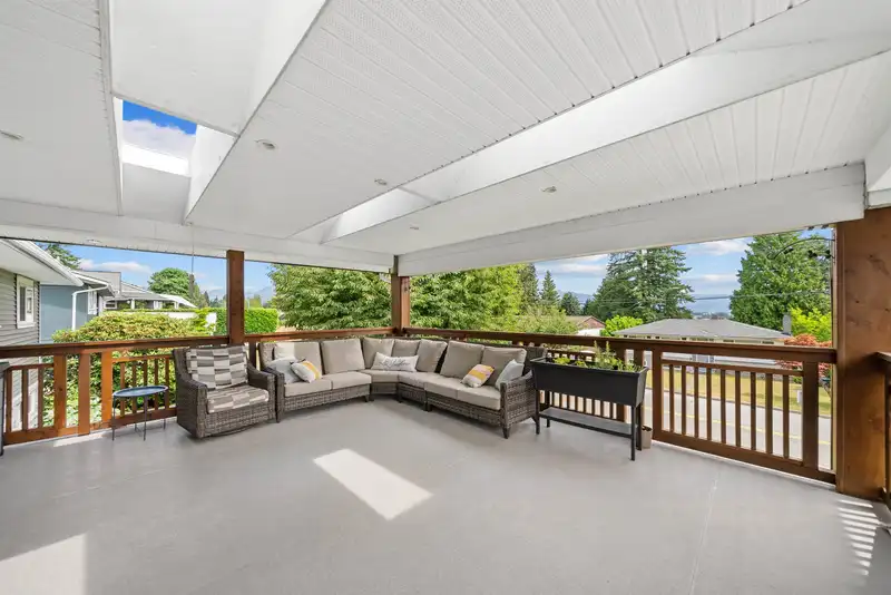 1568 EASTERN DRIVE - photo 4 of 39