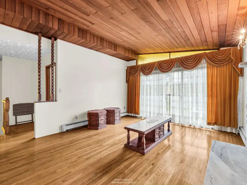3112 E 1ST AVENUE - photo 3 of 31