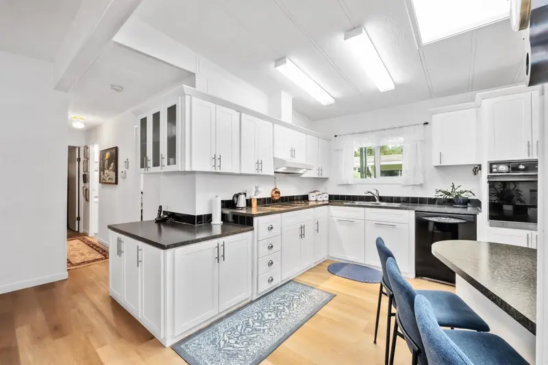 92 20071 24 AVENUE - photo 4 of 25