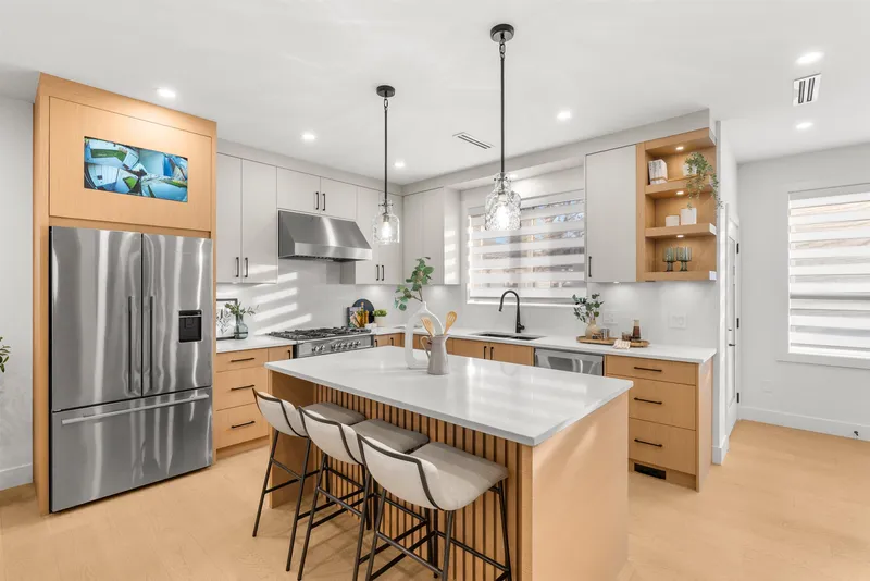 4816 42A AVENUE - photo 4 of 25