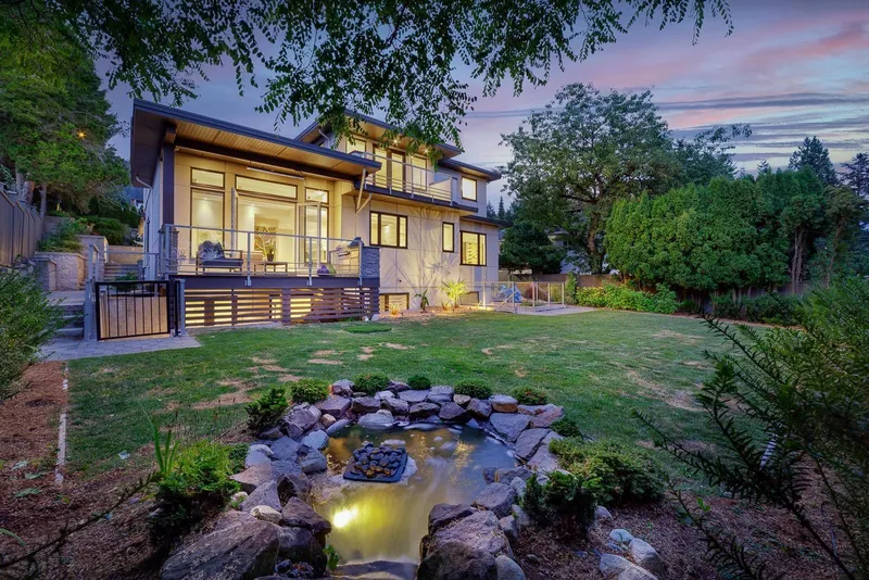 517 GRANADA CRESCENT - photo 1 of 25