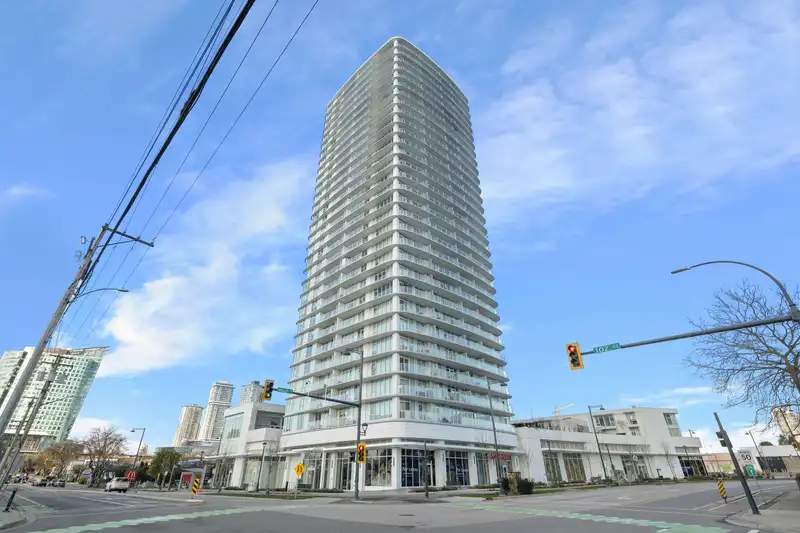 1607 13685 102 AVENUE - photo 1 of 38