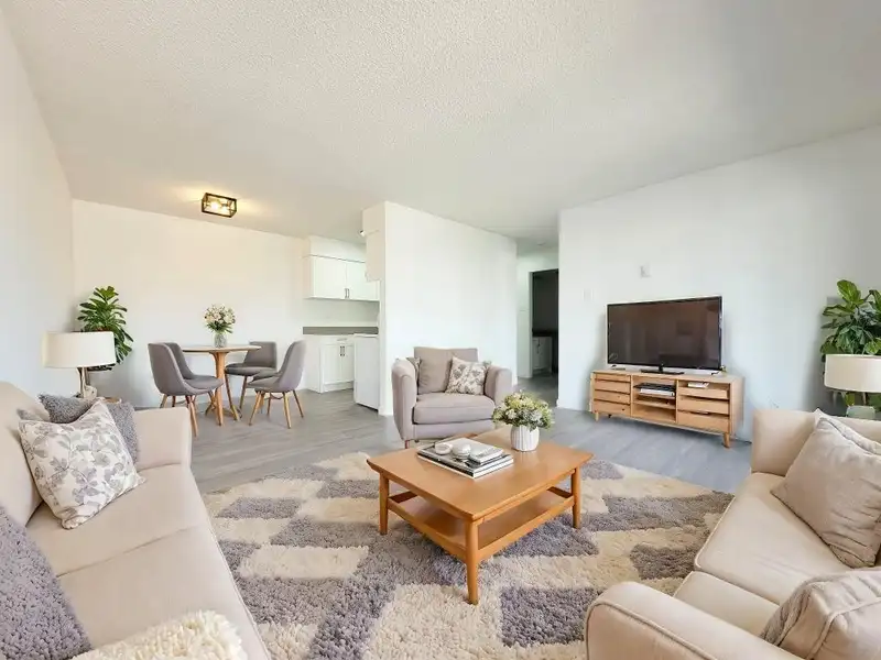 1104 1026 QUEENS AVENUE - photo 1 of 29