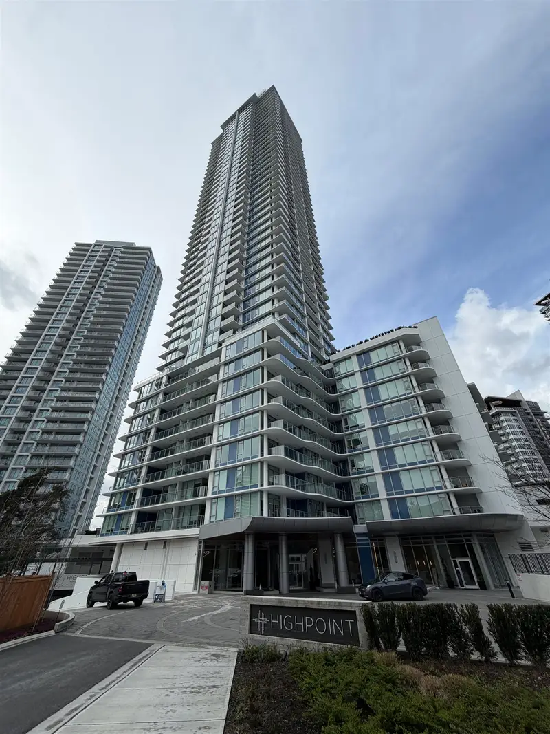 3305 518 CLARKE ROAD - photo 1 of 5