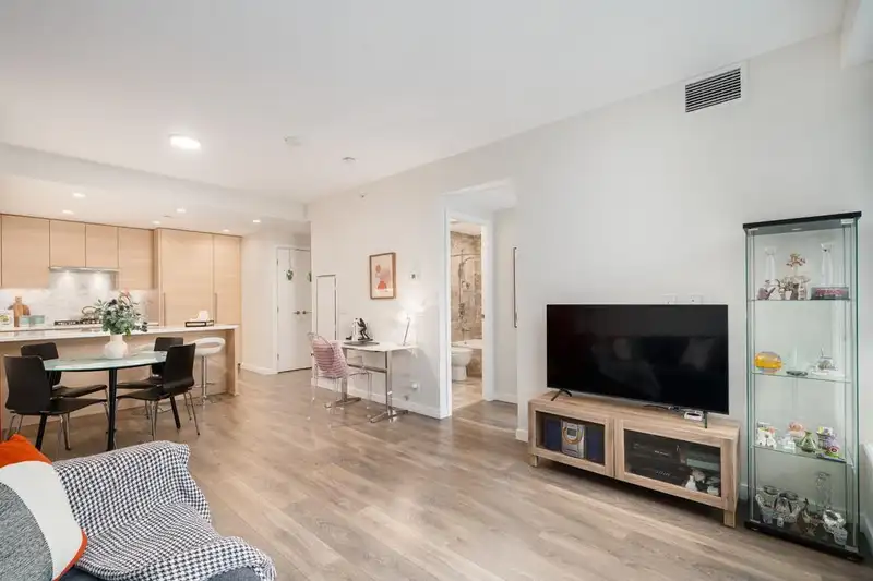 305 308 MORRISSEY ROAD - photo 1 of 36