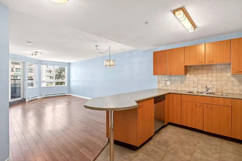 326 2099 LOUGHEED HIGHWAY - photo 3 of 27