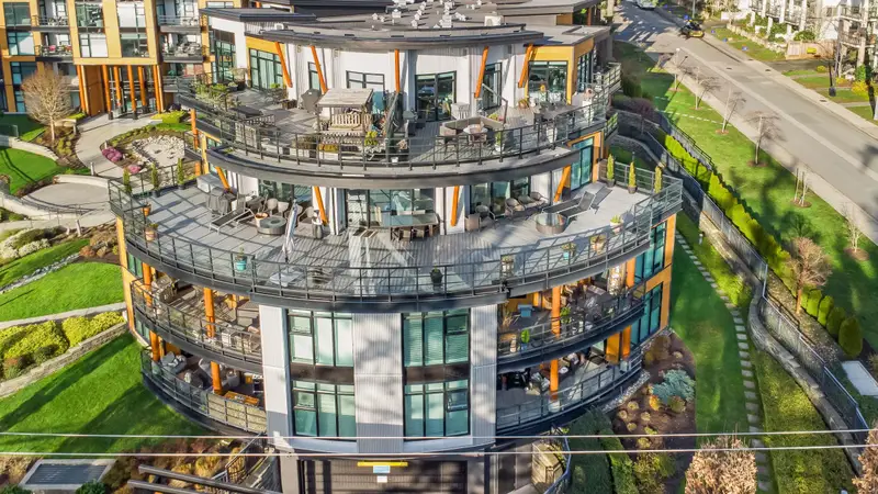 418 14855 THRIFT AVENUE - photo 1 of 25