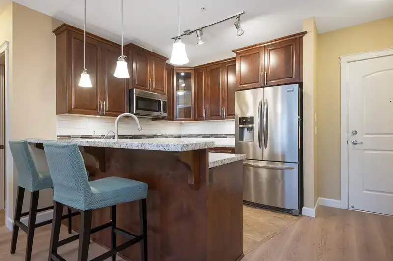 515 8067 207TH STREET - photo 4 of 34