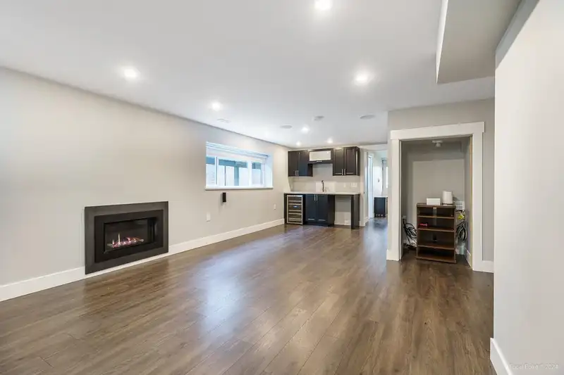 357 E 24TH STREET - photo 2 of 39