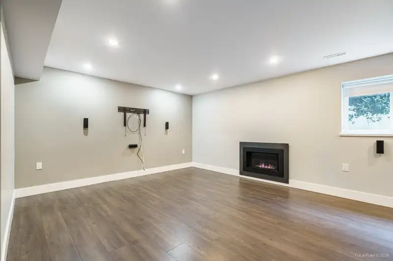 357 E 24TH STREET - photo 4 of 39