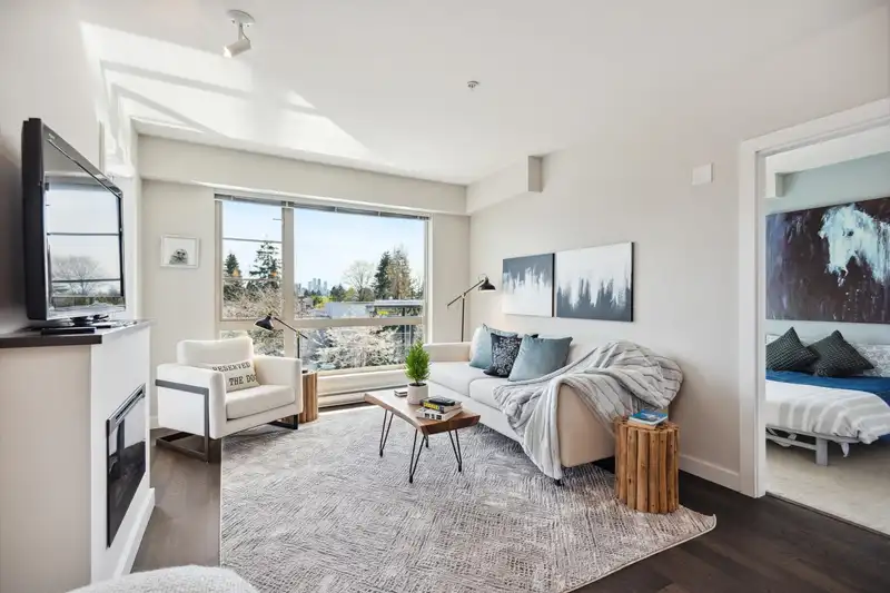 306 1330 MARINE DRIVE - photo 4 of 31