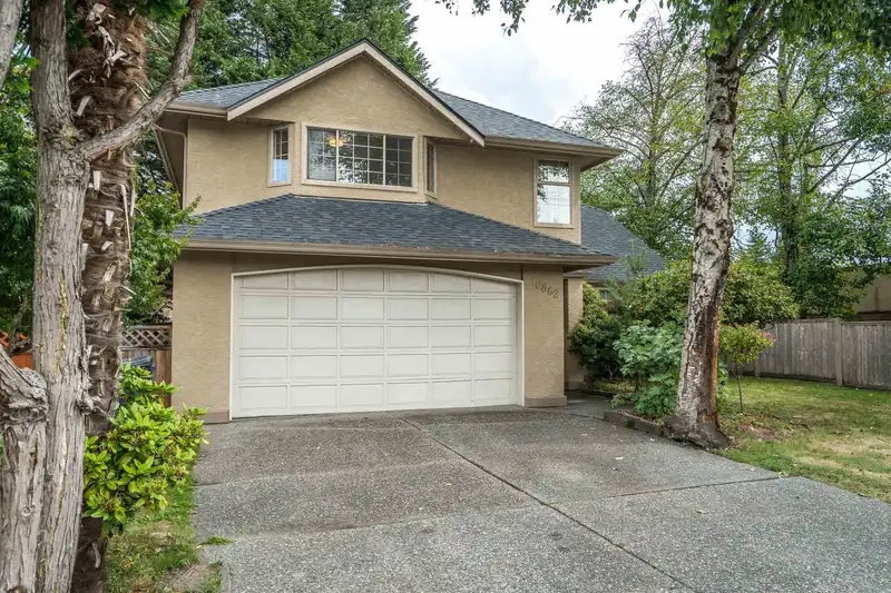 10862 160 STREET - photo 1 of 36