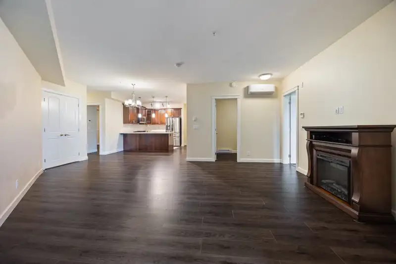 408 20376 86 AVENUE - photo 2 of 40