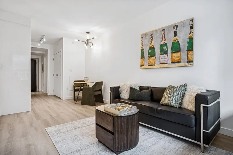 507 209 E 7TH AVENUE - photo 1 of 25