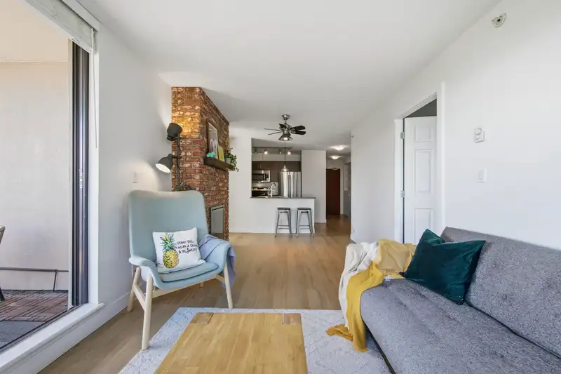 1007 833 AGNES STREET - photo 4 of 32
