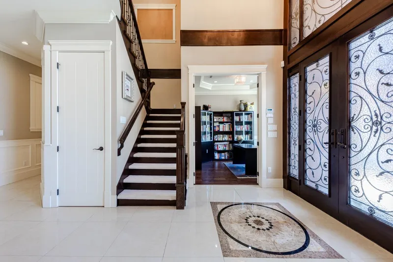 5628 GIBBONS DRIVE - photo 4 of 24