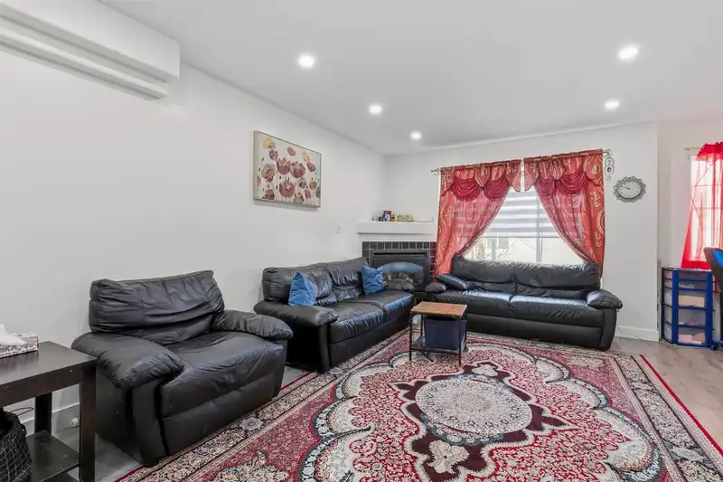 12 12110 75A AVENUE - photo 2 of 37