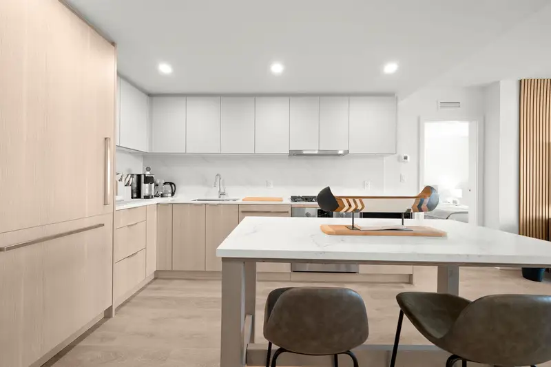 2608 318 ALDERSON AVENUE - photo 4 of 25