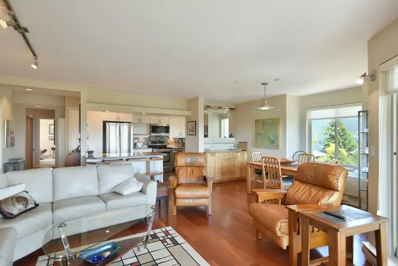 301 5780 TRAIL AVENUE - photo 3 of 29
