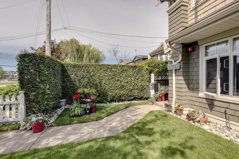 6 11991 5TH AVENUE - photo 3 of 31