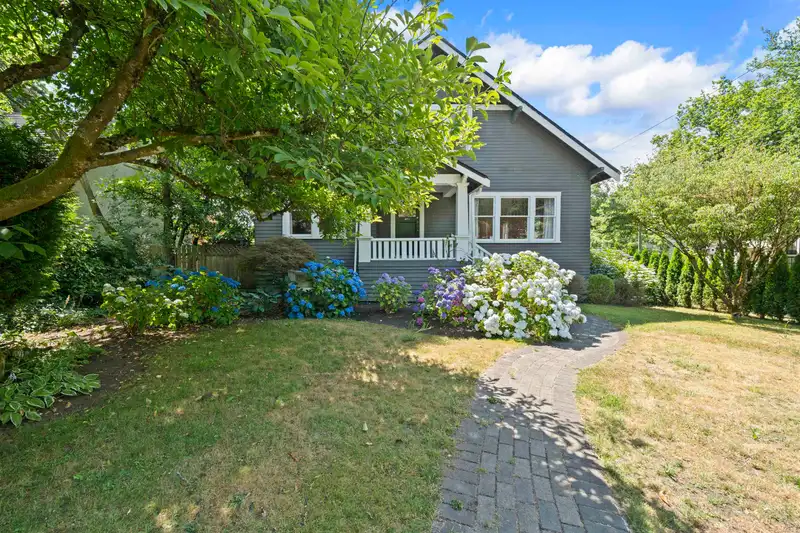 3492 W 34TH AVENUE - photo 3 of 36