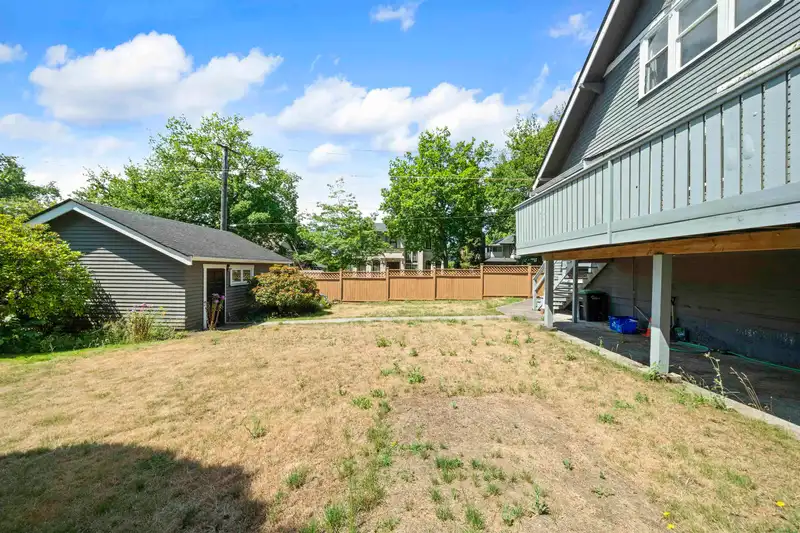 3492 W 34TH AVENUE - photo 4 of 36