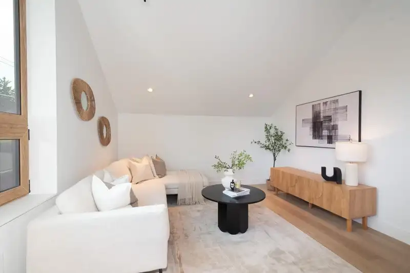 3122 W 11TH AVENUE - photo 4 of 24