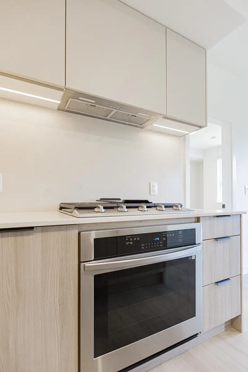 409 623 KEMSLEY AVENUE - photo 3 of 25