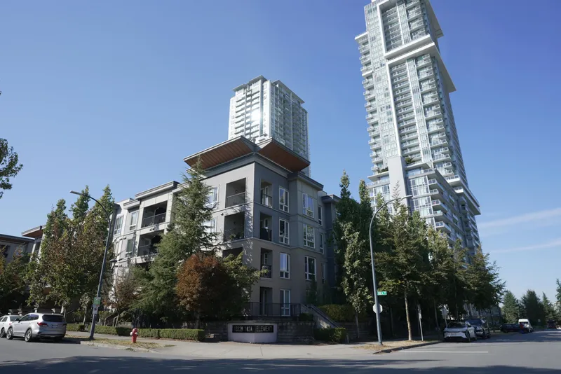 204 13339 102A AVENUE - photo 1 of 25