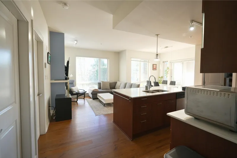 204 13339 102A AVENUE - photo 4 of 25