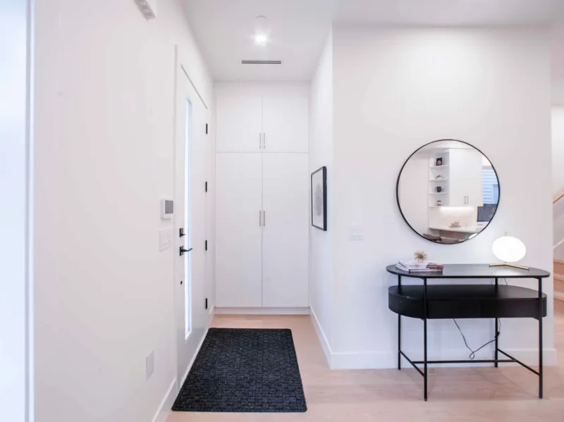 1 2785 W 21 AVENUE - photo 2 of 25