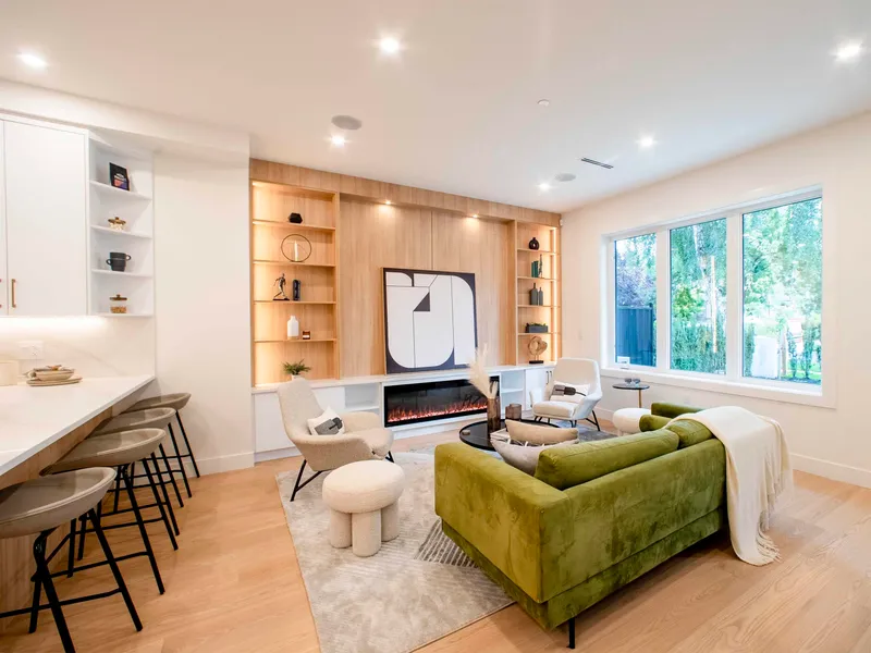 1 2785 W 21 AVENUE - photo 4 of 25