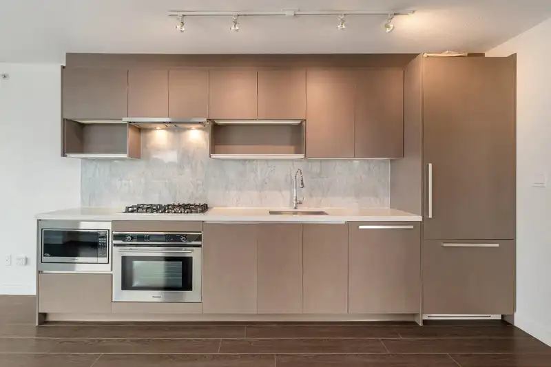 809 13750 100 AVENUE - photo 3 of 32