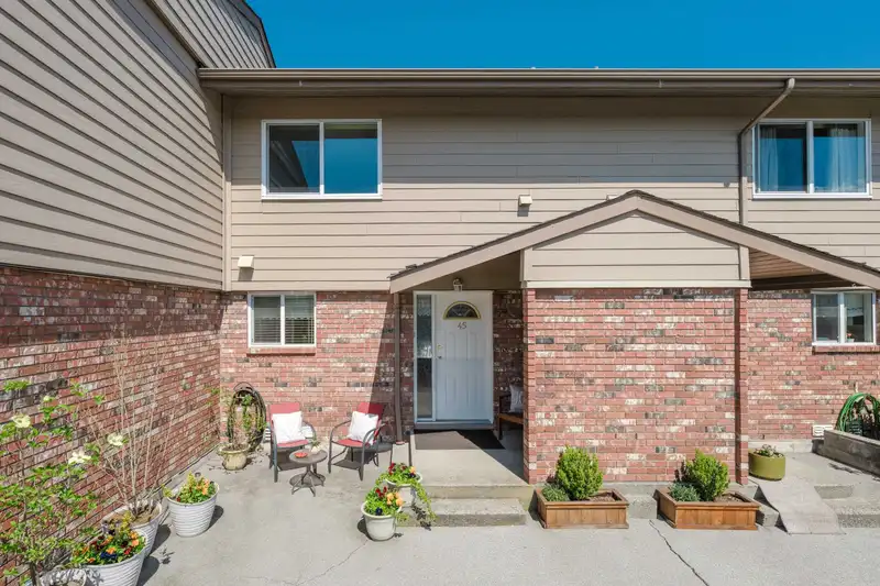 45 10780 GUILDFORD DRIVE - photo 1 of 40