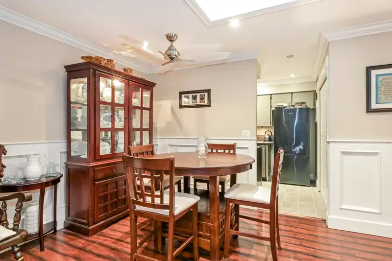 8037 139A STREET - photo 4 of 22