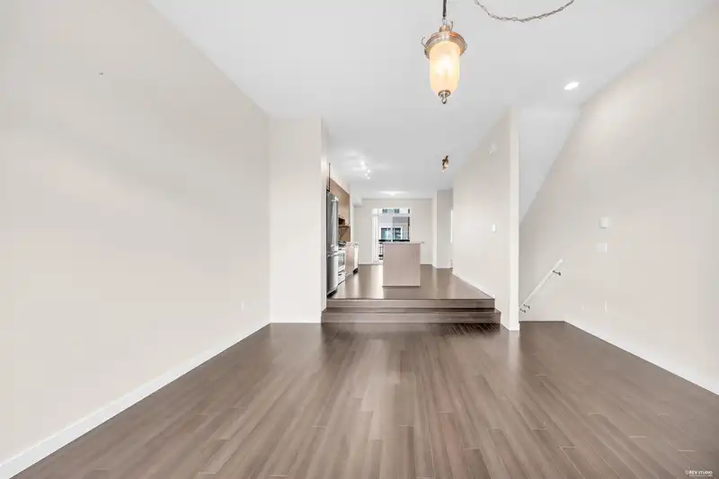 34 1305 SOBALL STREET - photo 4 of 28