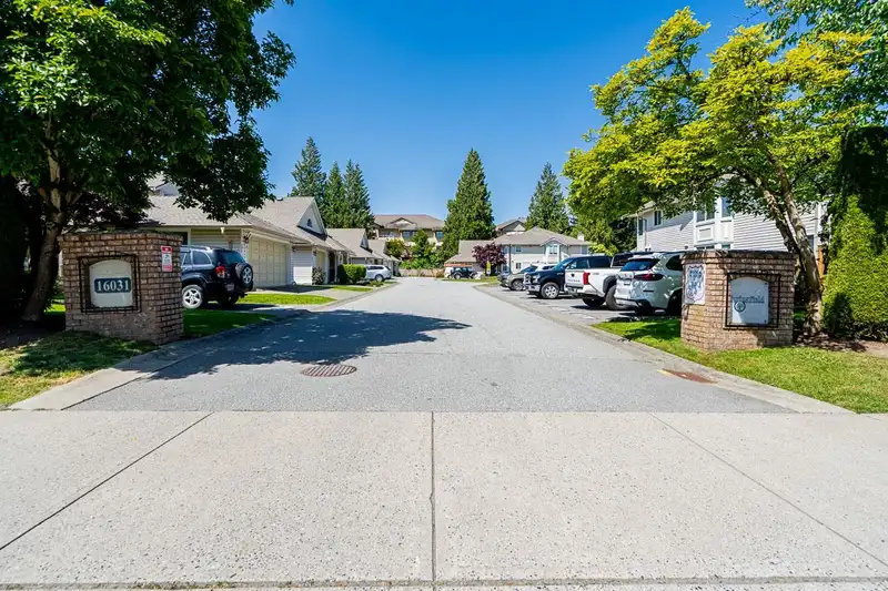 213 16031 82 AVENUE - photo 1 of 33