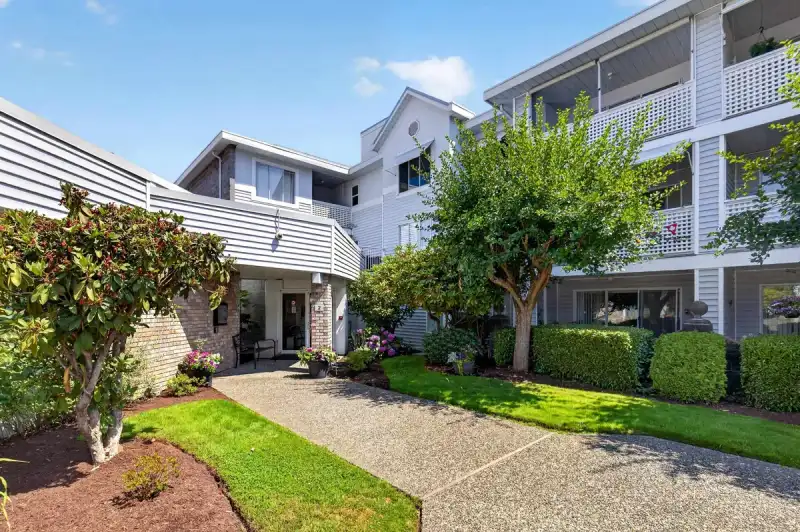 311 32833 LANDEAU PLACE - photo 1 of 20