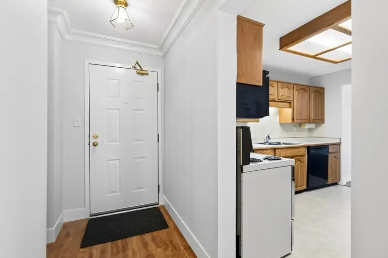 311 32833 LANDEAU PLACE - photo 3 of 20