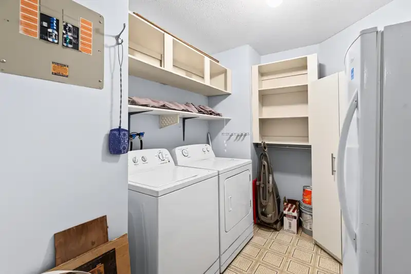 311 32833 LANDEAU PLACE - photo 4 of 20