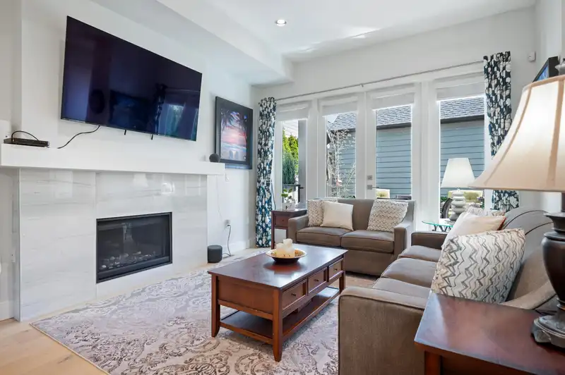 2158 165A STREET - photo 4 of 38