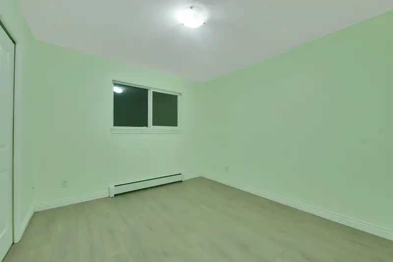 27689 FRASER HIGHWAY - photo 4 of 40