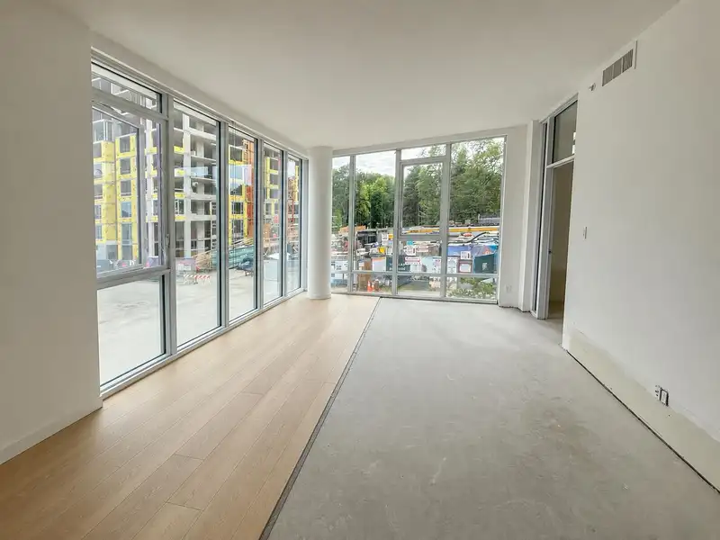 202 7333 MURDOCH AVENUE - photo 1 of 6
