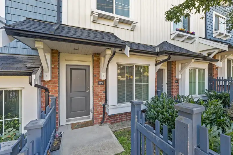 149 14833 61 AVENUE - photo 4 of 29