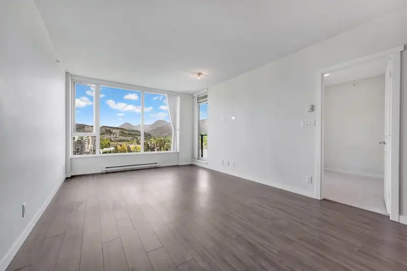 2206 3100 WINDSOR GATE - photo 2 of 39