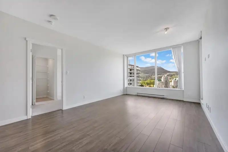 2206 3100 WINDSOR GATE - photo 3 of 39
