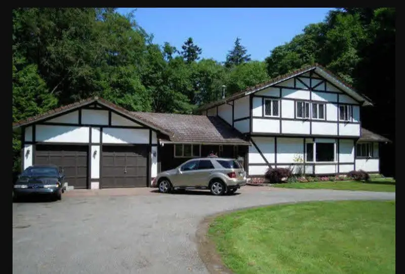 17293 4 AVENUE - photo 1 of 2