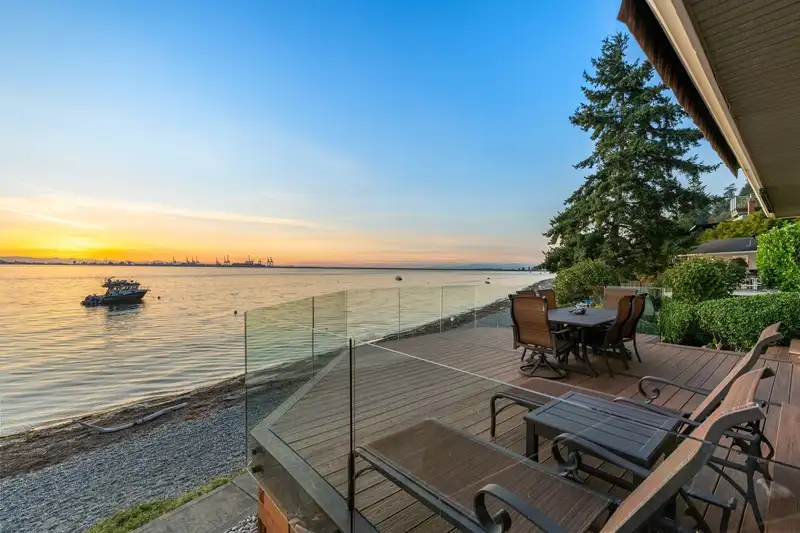 330 TSAWWASSEN BEACH ROAD - photo 4 of 35